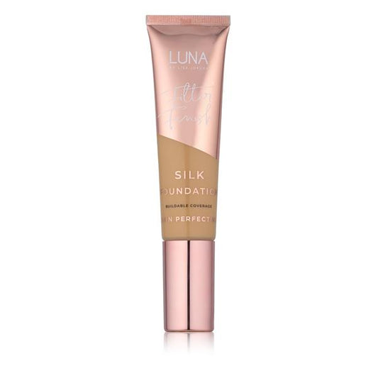 Luna By Lisa Silk Foundation 4.5 Beige